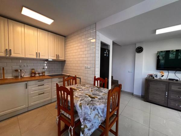 Dúplex en calle Violetas