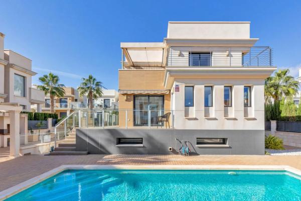 Chalet en Barrio La Zenia