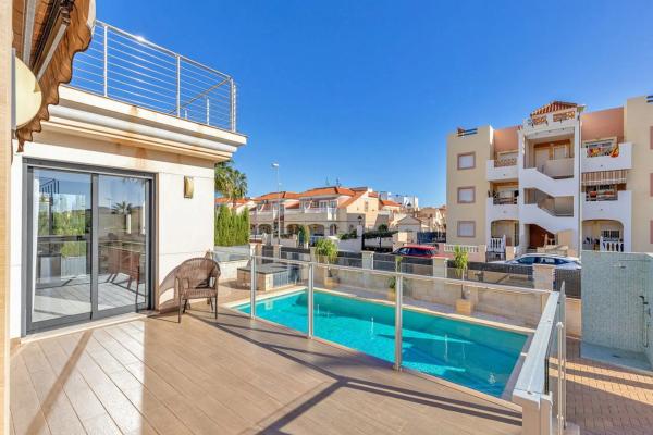 Chalet en Barrio La Zenia