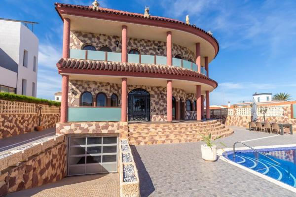 Chalet en calle Elcano Zen