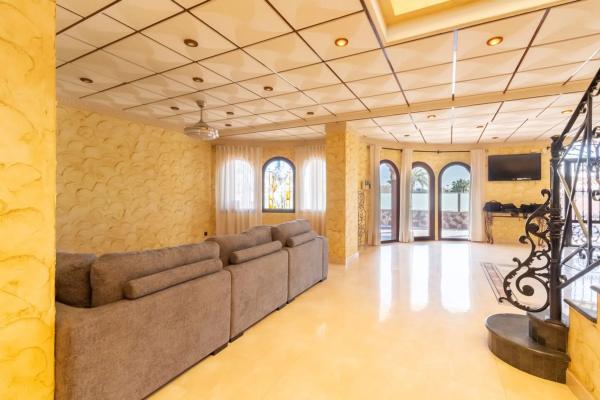 Chalet en calle Elcano Zen