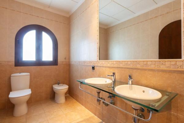 Chalet en calle Elcano Zen