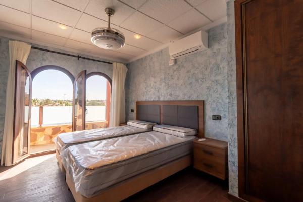 Chalet en calle Elcano Zen