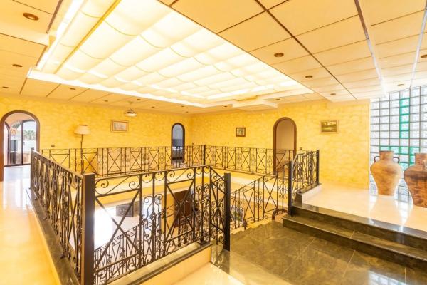 Chalet en calle Elcano Zen