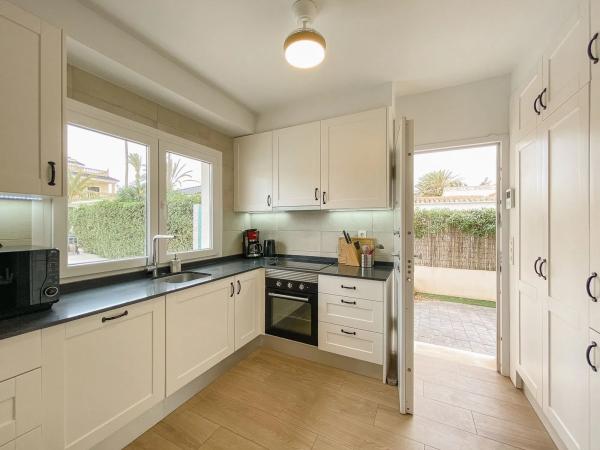 Casa independiente en calle Violetas