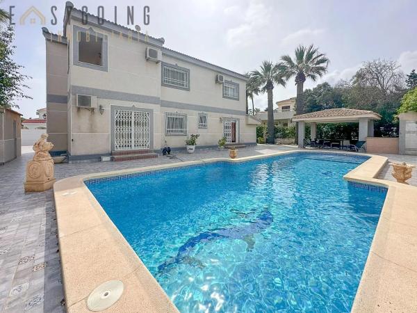 Casa independiente en calle los Rosales