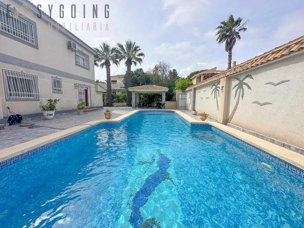 Casa independiente en calle los Rosales