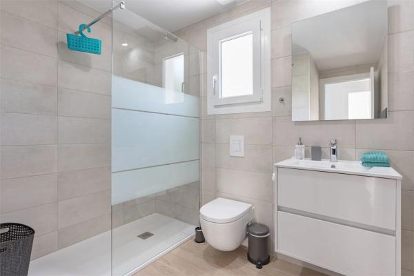 Casa independiente en calle Violetas