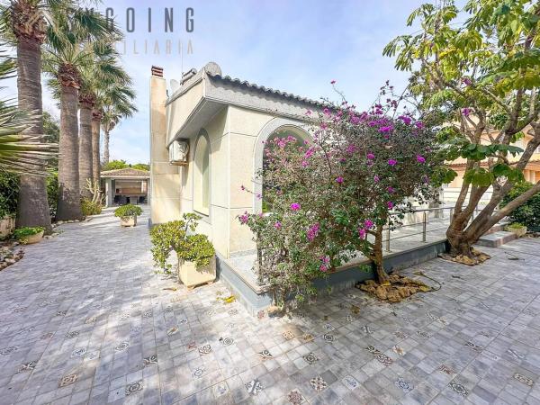 Casa independiente en calle los Rosales