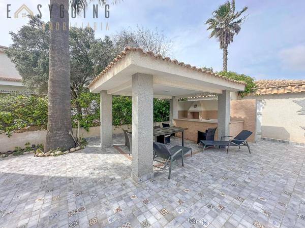 Casa independiente en calle los Rosales