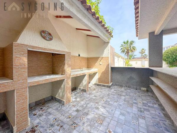 Casa independiente en calle los Rosales