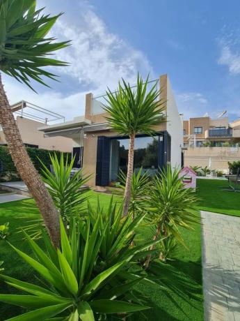 Chalet en calle Cervantes, 1