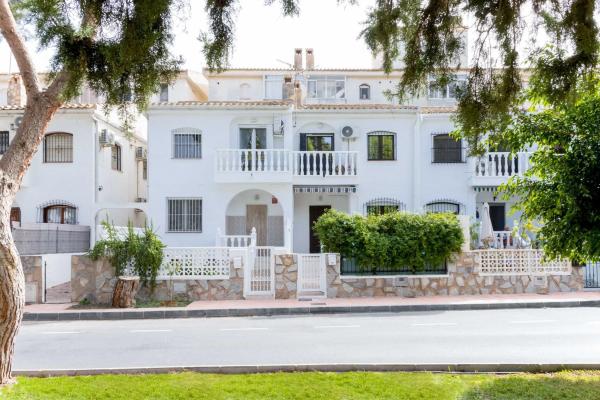 Chalet adosado en colon s/n