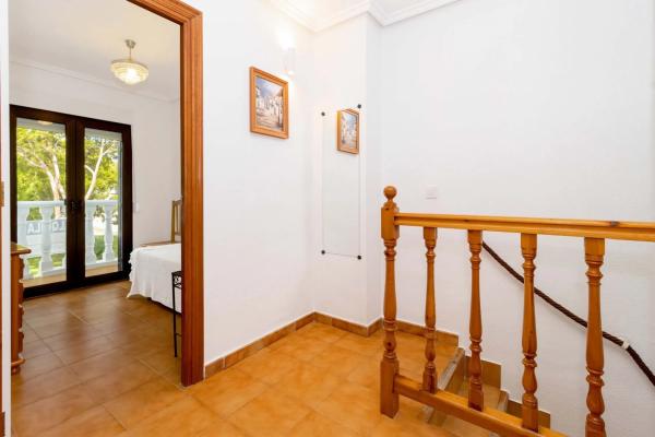 Chalet adosado en colon s/n