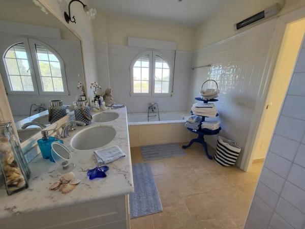 Casa independiente en calle Violetas