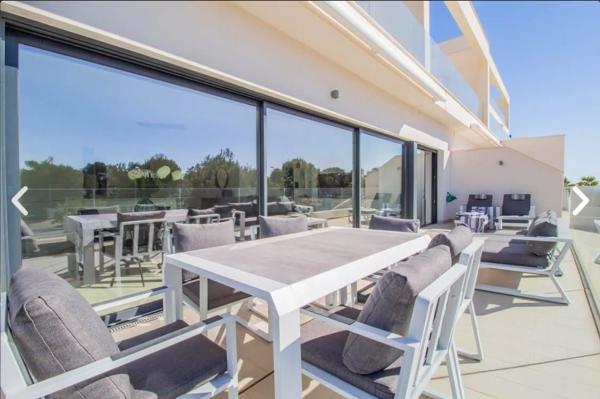 Chalet adosado en avenida de las Colinas, 2