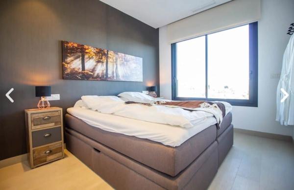 Chalet adosado en avenida de las Colinas, 2