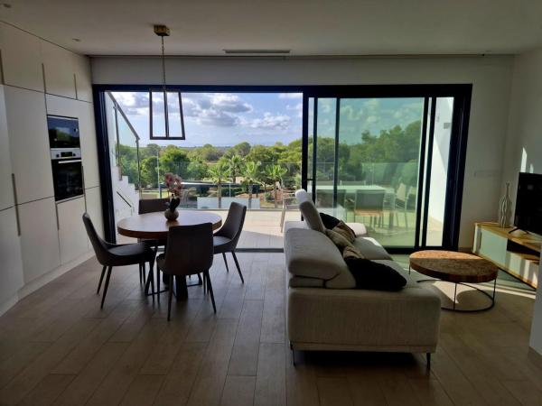 Ático en Barrio Las Colinas Golf