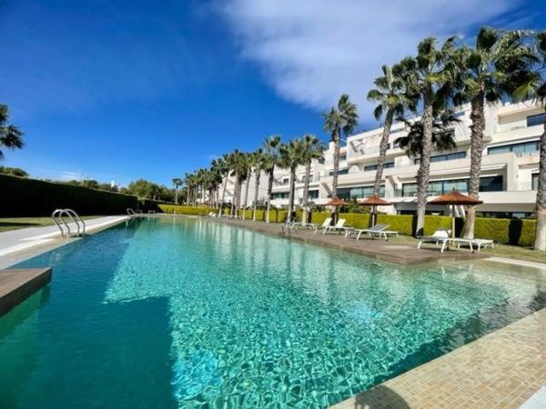 Piso en avenida de las Colinas, 2