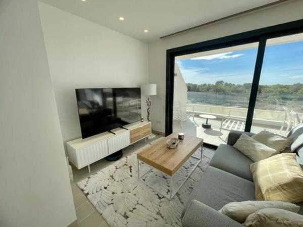 Piso en avenida de las Colinas, 2