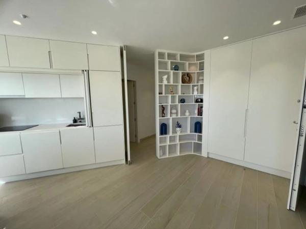 Piso en avenida de las Colinas, 2