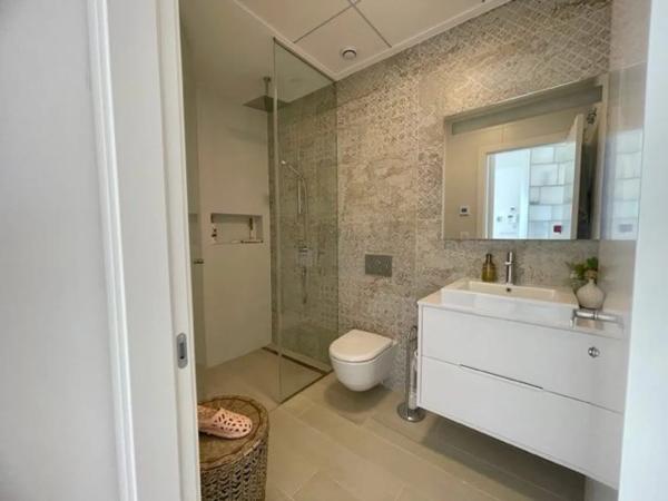 Piso en avenida de las Colinas, 2