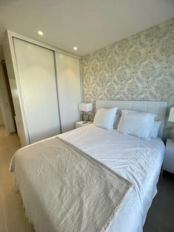 Piso en avenida de las Colinas, 2