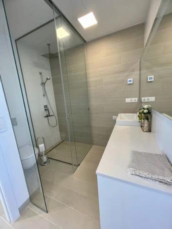 Piso en avenida de las Colinas, 2