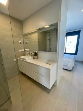 Piso en avenida de las Colinas, 2