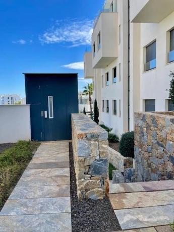 Piso en avenida de las Colinas, 2