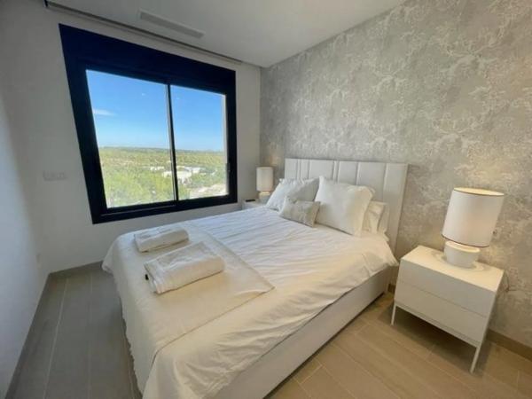 Piso en avenida de las Colinas, 2