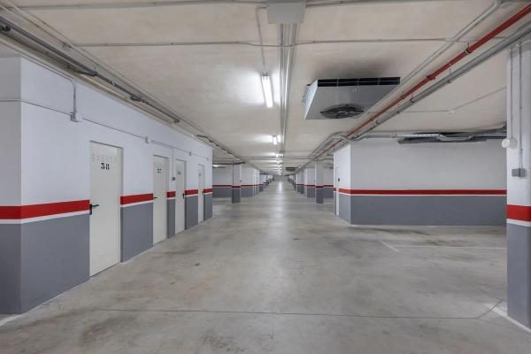 Piso en avenida de las Colinas, 28