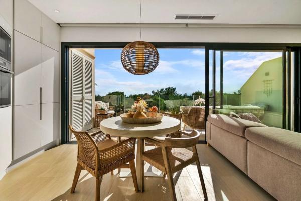 Piso en avenida de las Colinas, 2