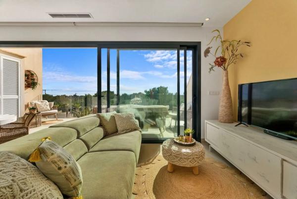 Piso en avenida de las Colinas, 2