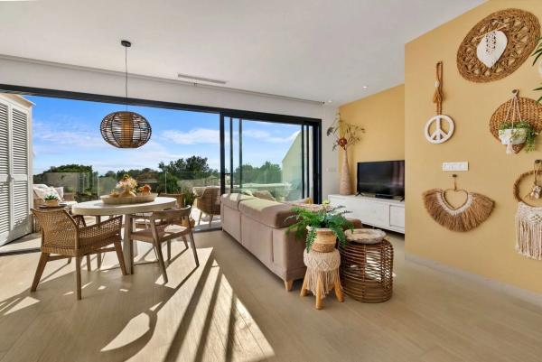 Piso en avenida de las Colinas, 2