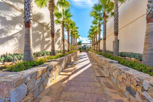 Piso en avenida de las Colinas, 2