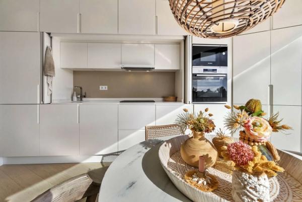 Piso en avenida de las Colinas, 2