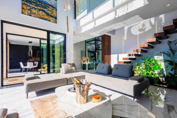 Casa independiente en avenida de las Colinas