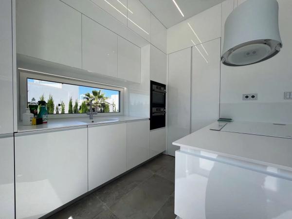 Casa independiente en calle Las Colinas