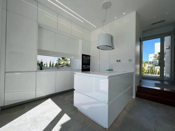 Casa independiente en calle Las Colinas