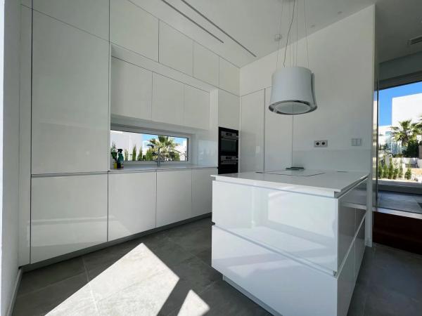 Casa independiente en calle Las Colinas