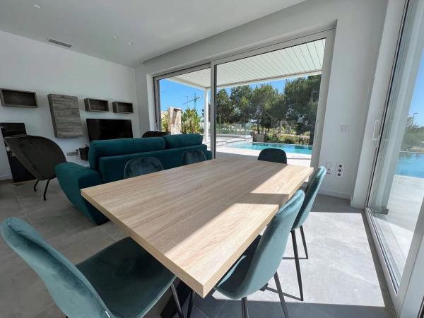 Casa independiente en calle Las Colinas