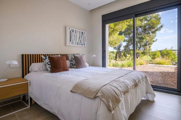 Casa independiente en avenida de La Colinas, 9