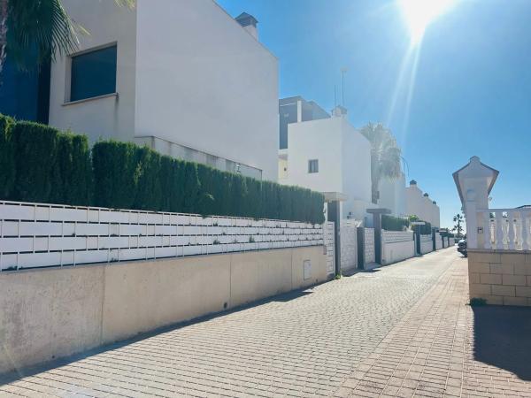 Casa independiente en calle Cabo Ortegal