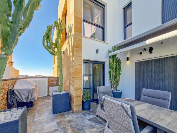 Casa independiente en calle Cabo de la Nao