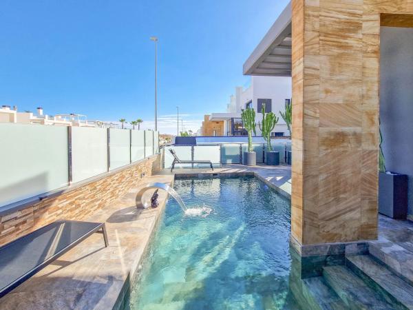 Casa independiente en calle Cabo de la Nao