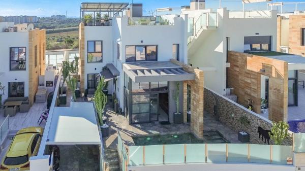 Casa independiente en calle Cabo de la Nao