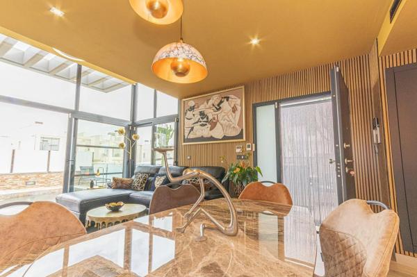 Casa independiente en calle Cabo de Palos