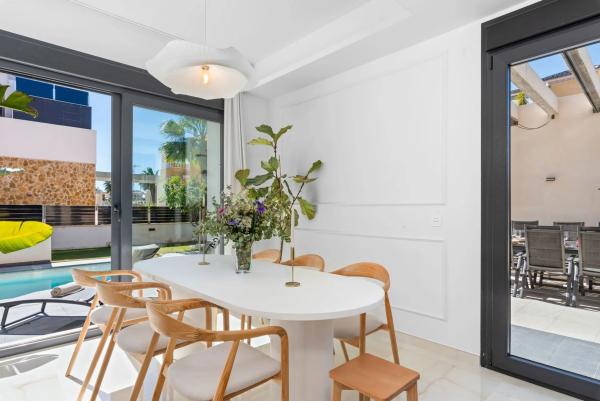 Casa independiente en calle Cabo Trafalgar, 1