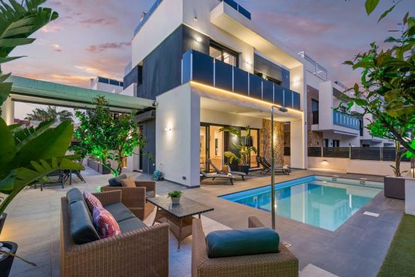 Casa independiente en calle Cabo Trafalgar, 1